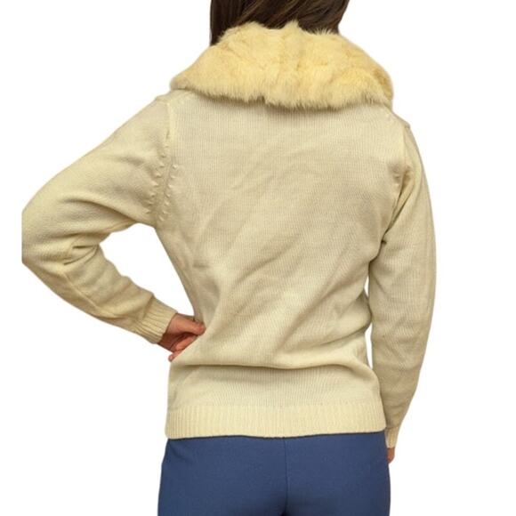 Vintage Ivory Cable Knit Cardigan With Real Fur Collar - Picture 6 of 6